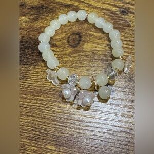 Elegant Beaded Bracelet with Gold Accents